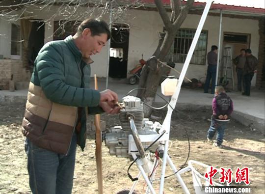 Chinese man realizes childhood dream of hand-building a plane