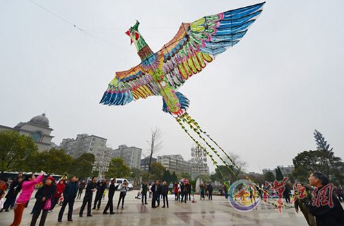 "Phoenix" spreads wings in spring equinox