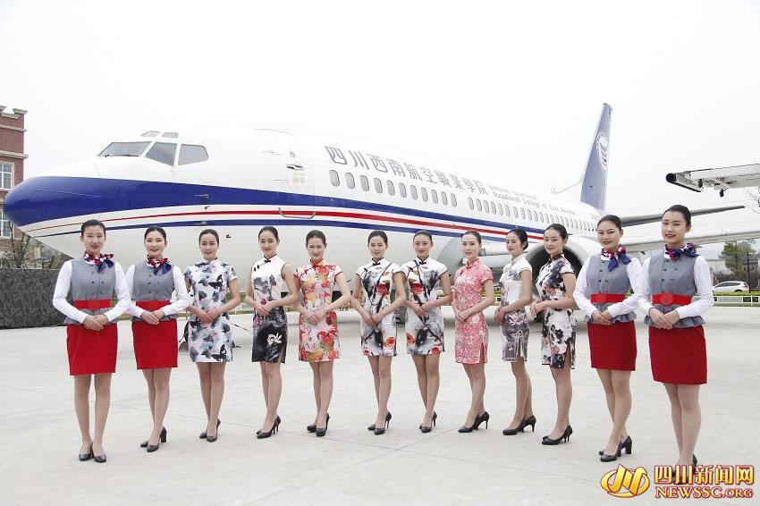 Candidates wear cheongsam to attract attention in flight attendant interview