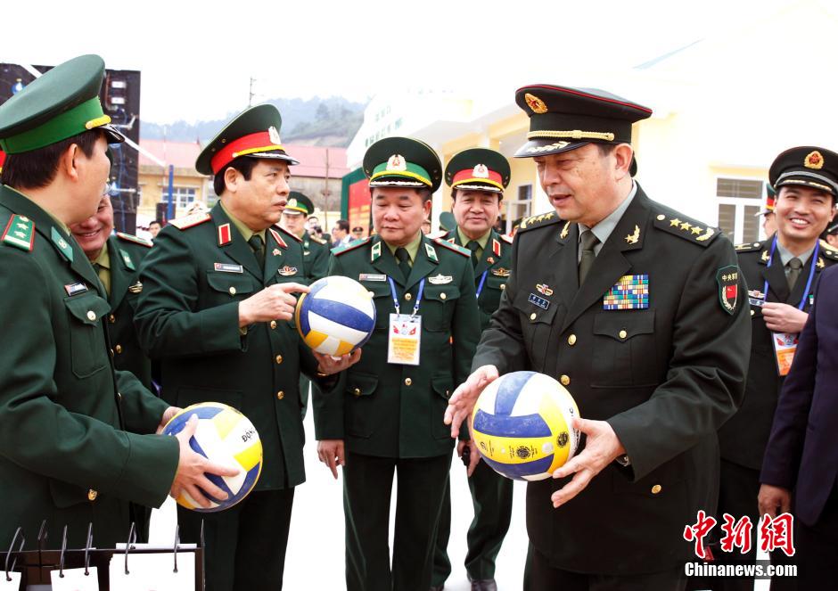 Chinese, Vietnamese defense ministers witness joint patrols