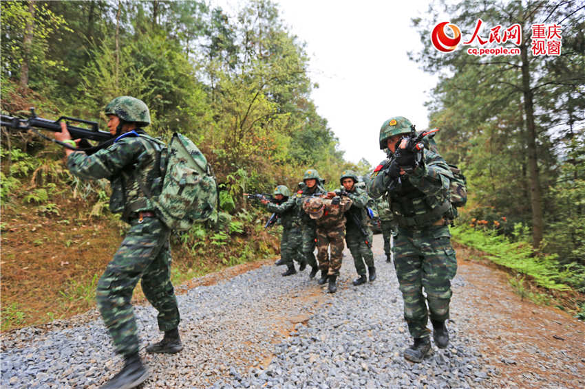 Soldiers of Armed Police Corps receive harsh training