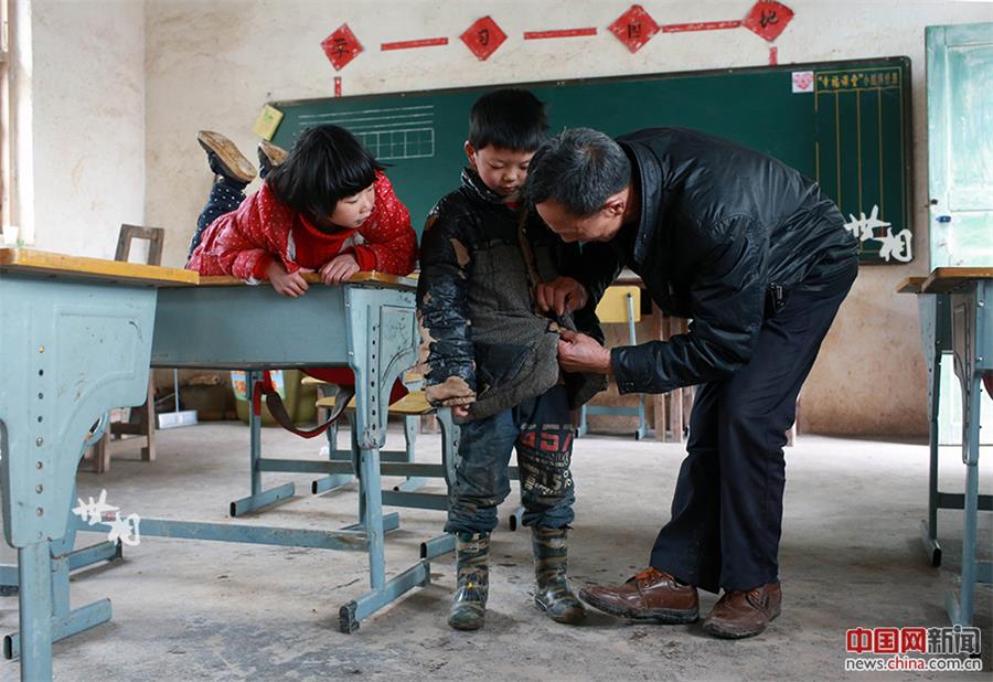 Disabled teacher works in remote village for 30 years