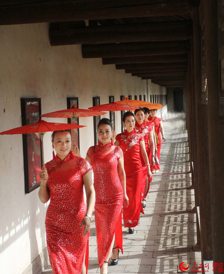 Cheongsam beauties grace Chang's Manor