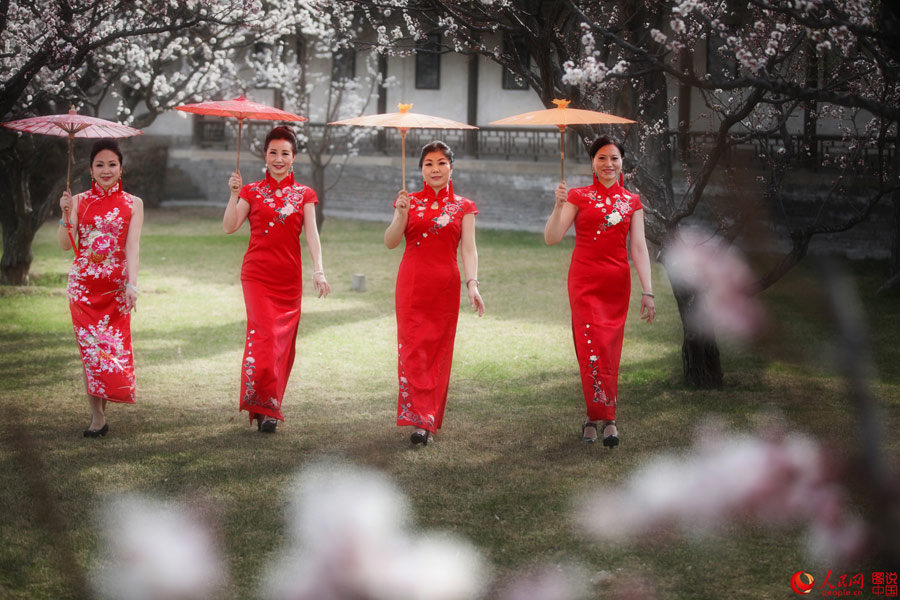 Cheongsam beauties grace Chang's Manor