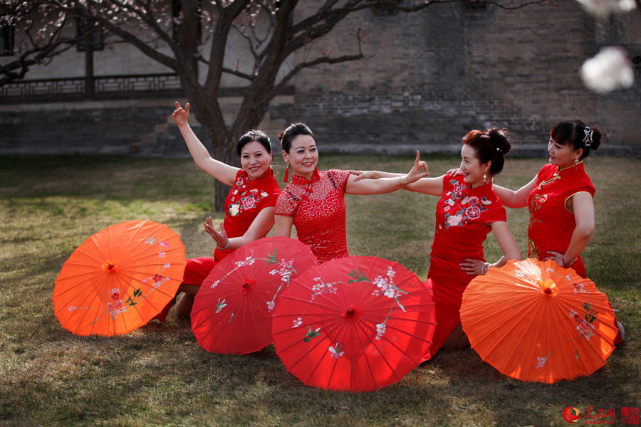 Cheongsam beauties grace Chang's Manor