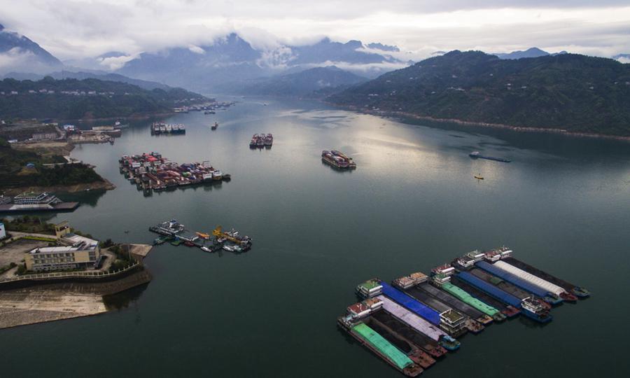 Three Gorges navigation lock handles record high freight in first quarter