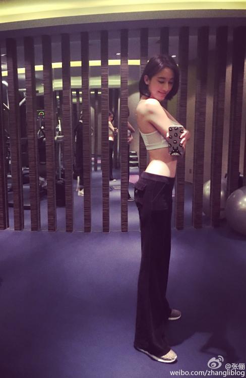 Chinese actress posts fitness photos on social media