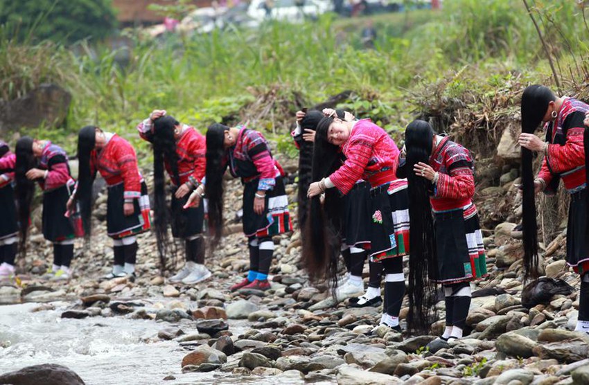 Yao Women celebrate Long Hair Festival