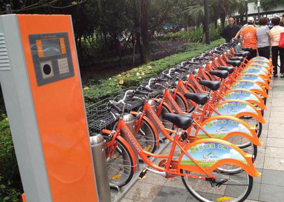 74-year-old man repairs 4,000 public bicycles