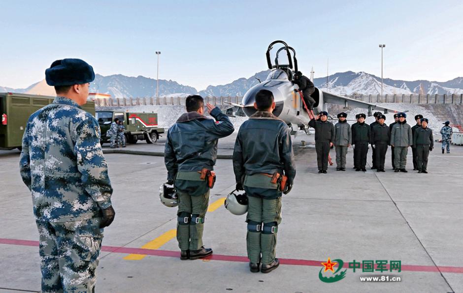 Stunning photos of China's fighter jets in drill