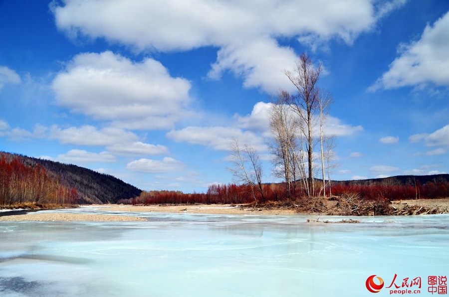 Coldest town in China embraces spring