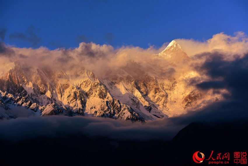 Splendid scenery of Mount Namjagbarwa