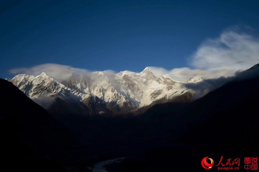 Splendid scenery of Mount Namjagbarwa