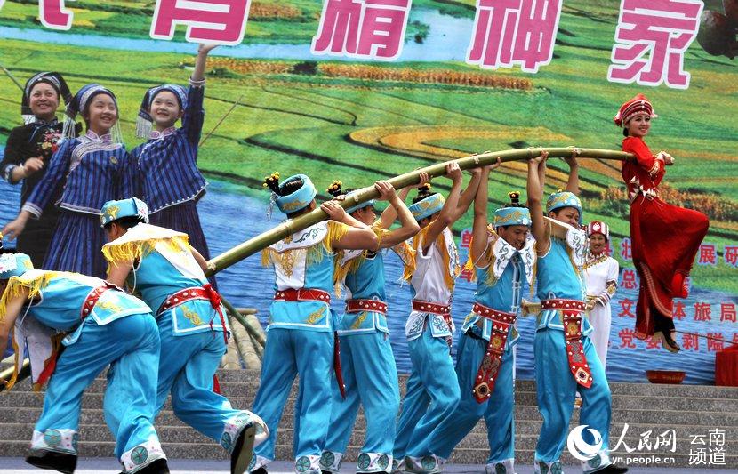 Zhuang people celebrate Longduan Festival