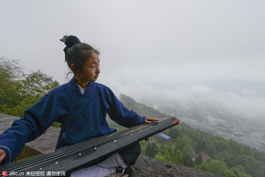 College student becomes head Taoist priest after graduation