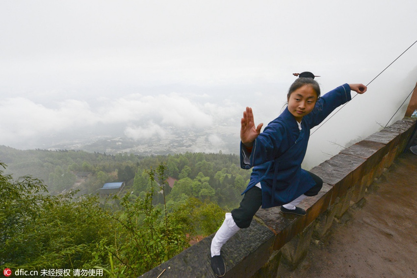 College student becomes head Taoist priest after graduation