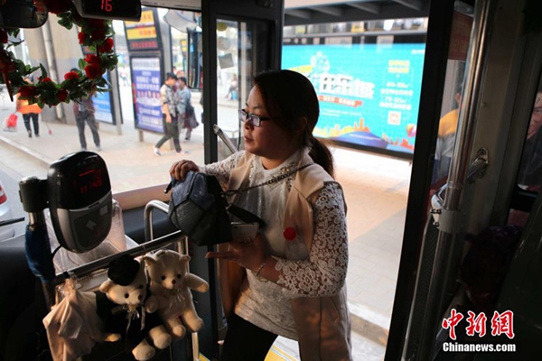 Zhengzhou 'women only' bus invites controversy