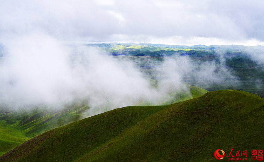 The breathtaking Aketasi grassland in NW ‎China‬'s Xinjiang