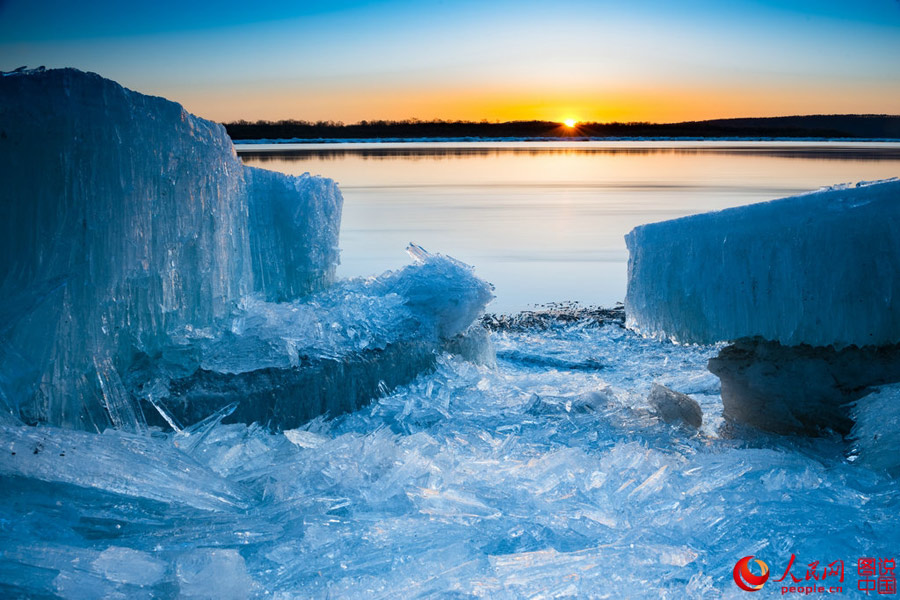 Ice thaws in Heilongjiang River