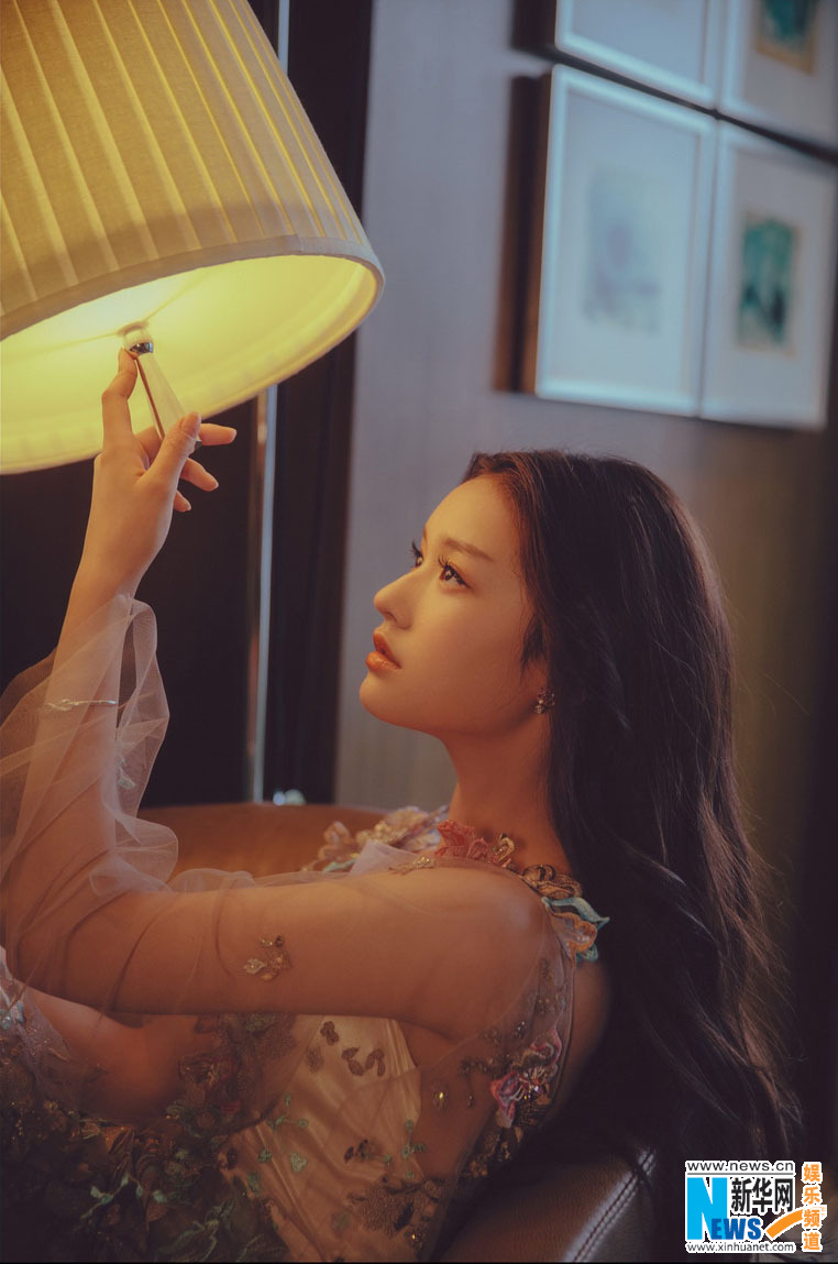 Vintage style fashion shots of Lin Yun released  