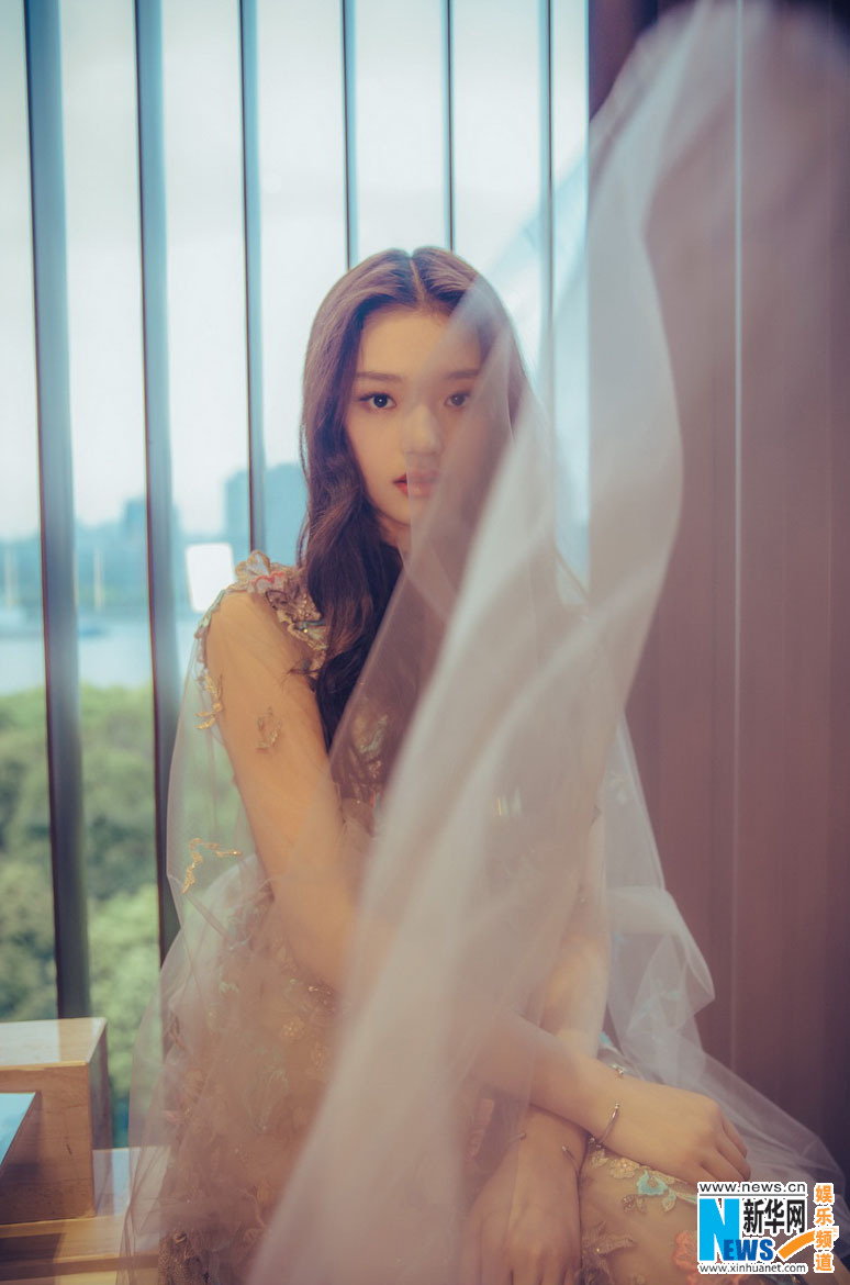 Vintage style fashion shots of Lin Yun released  