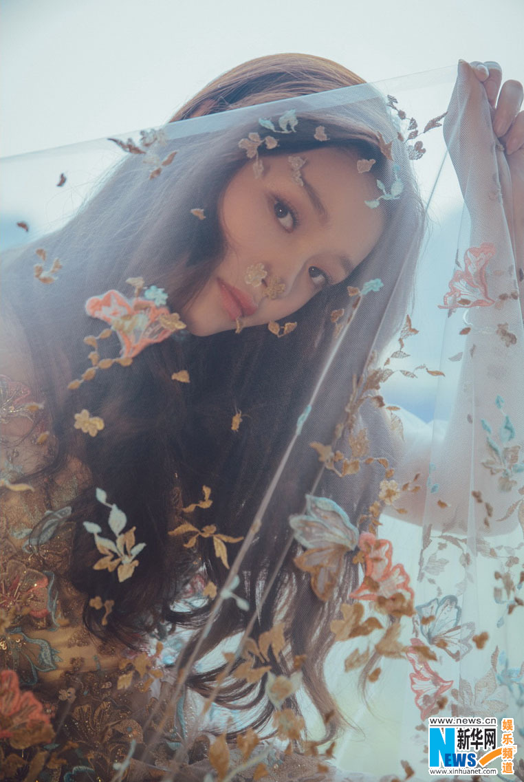 Vintage style fashion shots of Lin Yun released  