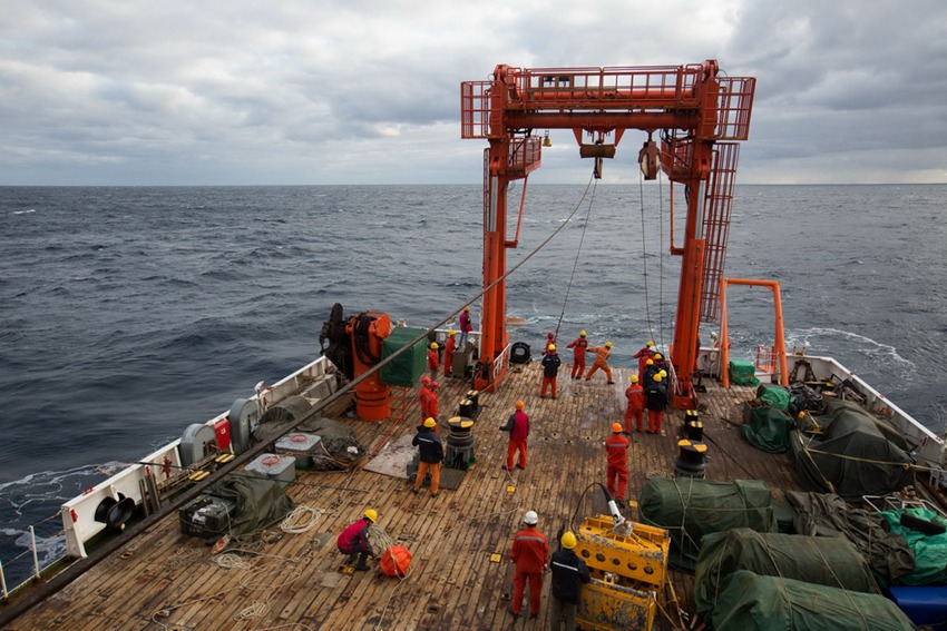 China's first deep-sea in situ microbial culture system retrieved