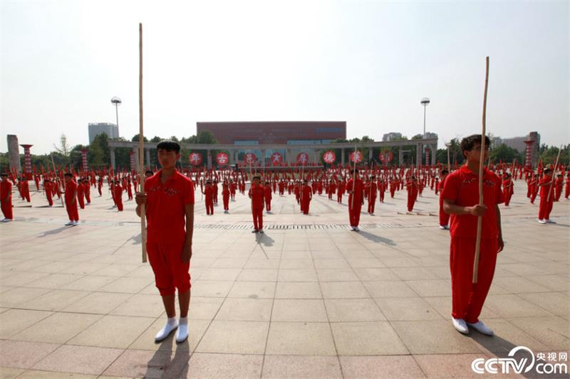 2,000 children stage martial art performance in Shandong