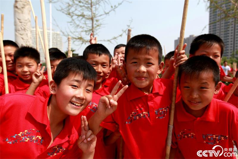 2,000 children stage martial art performance in Shandong