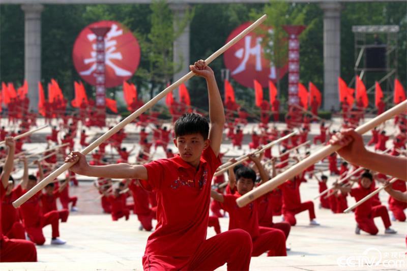 2,000 children stage martial art performance in Shandong