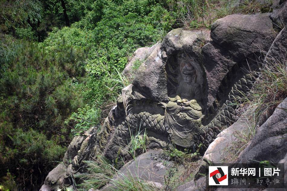 Grottoes with hundreds of Buddha statues in Guangdong become popular overnight