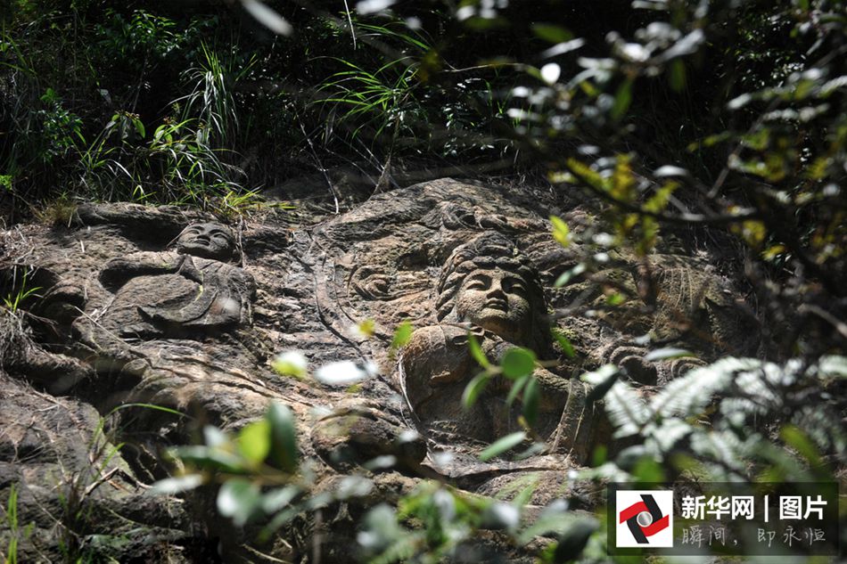 Grottoes with hundreds of Buddha statues in Guangdong become popular overnight