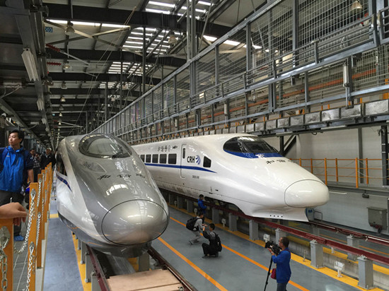 A glimpse into the cabin of a Kunming–Shanghai high-speed train