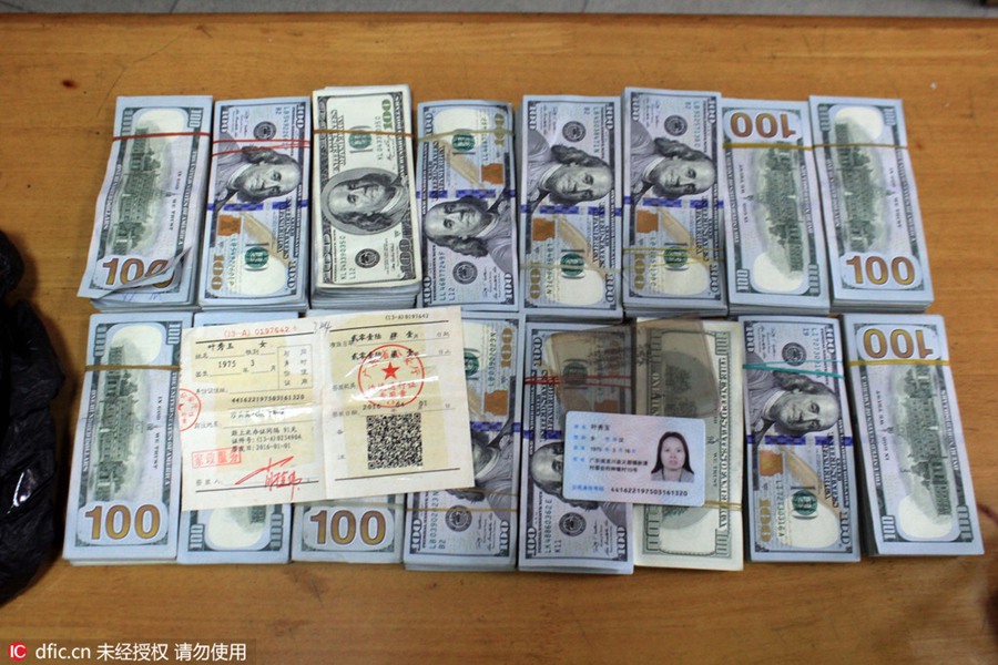 Woman passes through customs with $160,000 taped to her waist