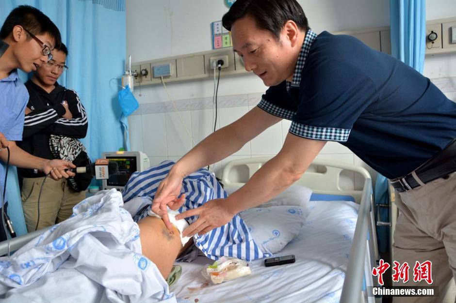 Orthopaedic robot treats patient in SW China