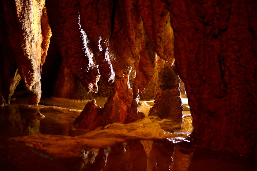 Amazing underground landscape in Hubei