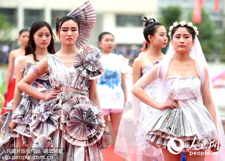 Creative dresses made out of waste shown in E China