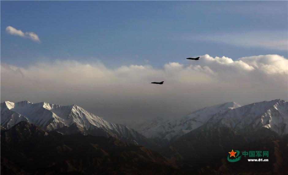 Fighters conduct drill over the Qilian Mountains