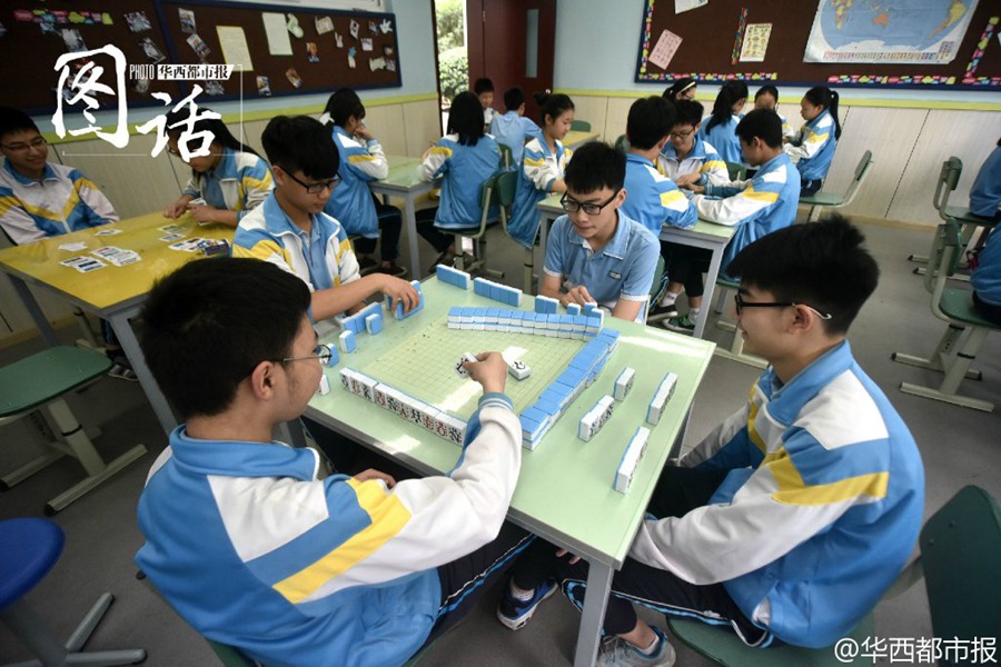 Middle school principal invents 'English mahjong' to help students learn the language