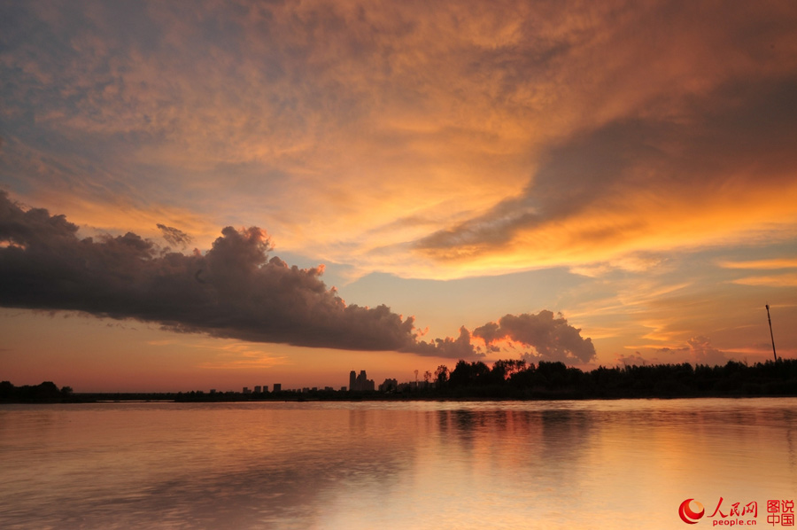 Splendid sunset glow in Songhuajiang River