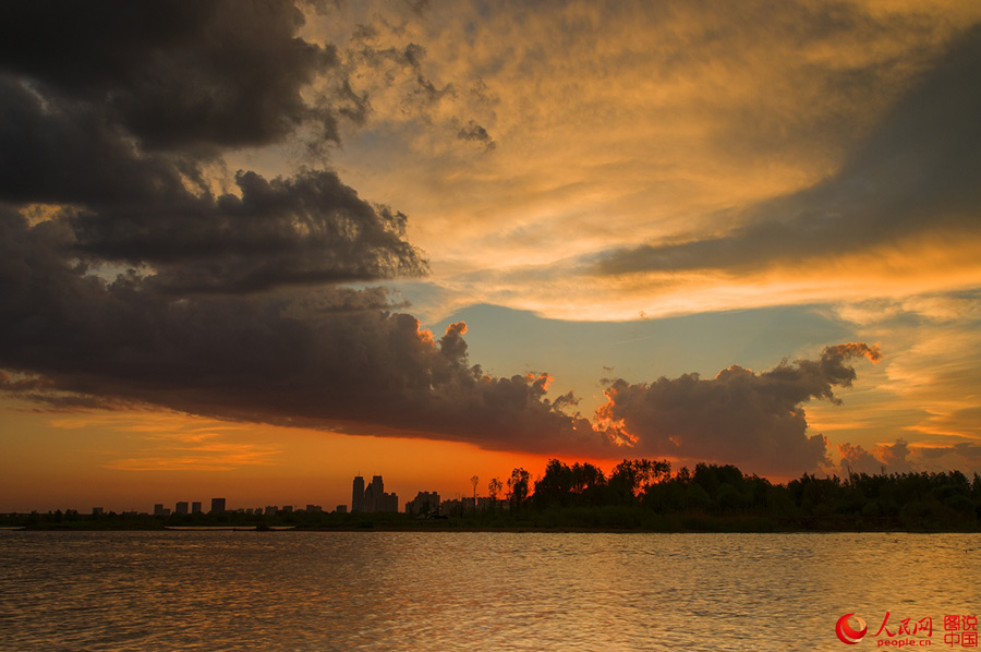 Splendid sunset glow in Songhuajiang River