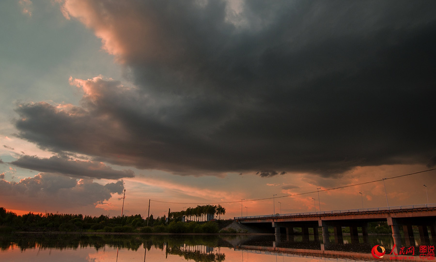 Splendid sunset glow in Songhuajiang River