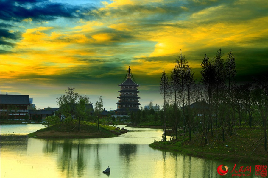 Serene scenery of Luoyang under sunset