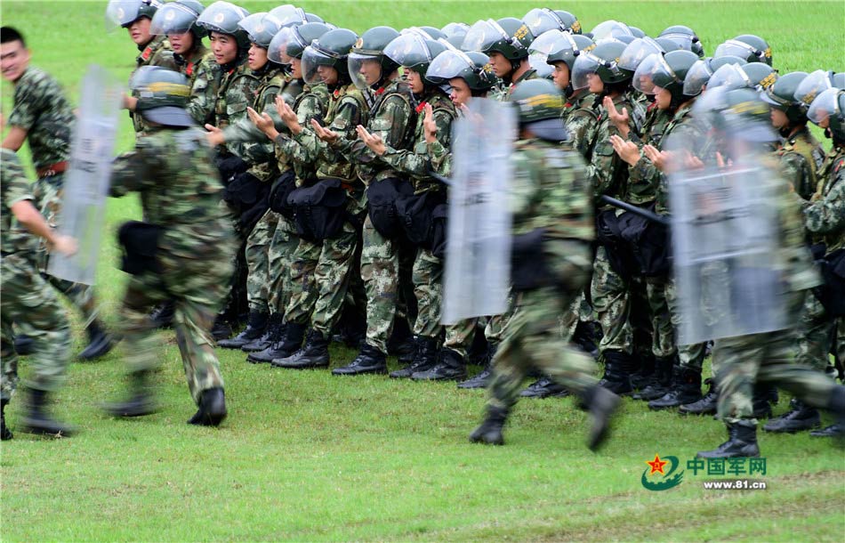 Guangdong border armed police force conducts actual combat contest