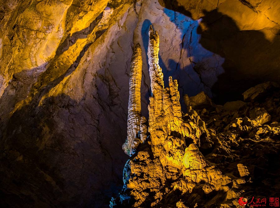 Fascinating cave in Zhangjiajie