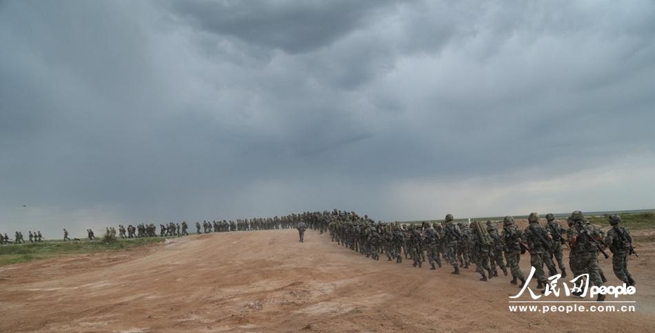 A glimpse of Stride 2016 Zhurihe B military drill