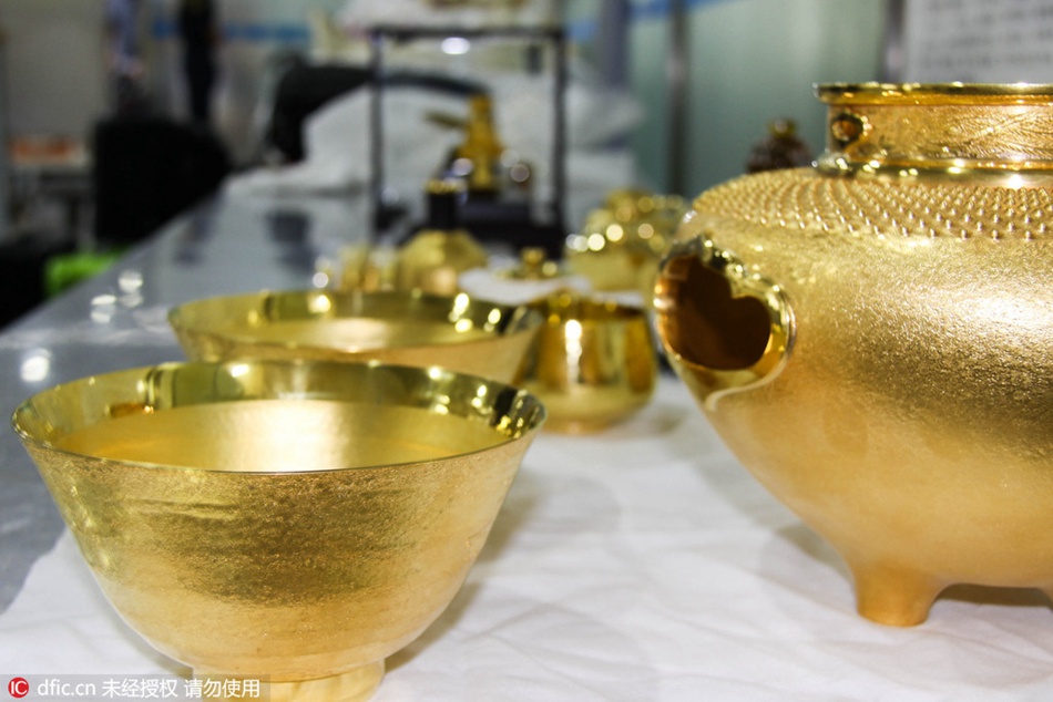 Imported gold artifacts worth 2.63 million yuan seized by Chinese customs