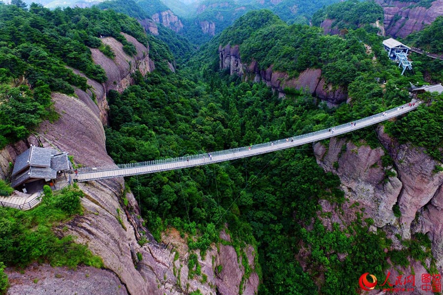 Magnificent Shenxianju Mountain in Zhejiang