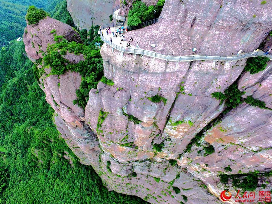 Magnificent Shenxianju Mountain in Zhejiang