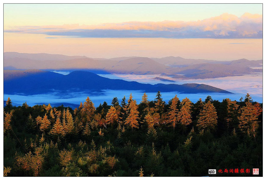 Magnificent sunrise over Daqing Mountain